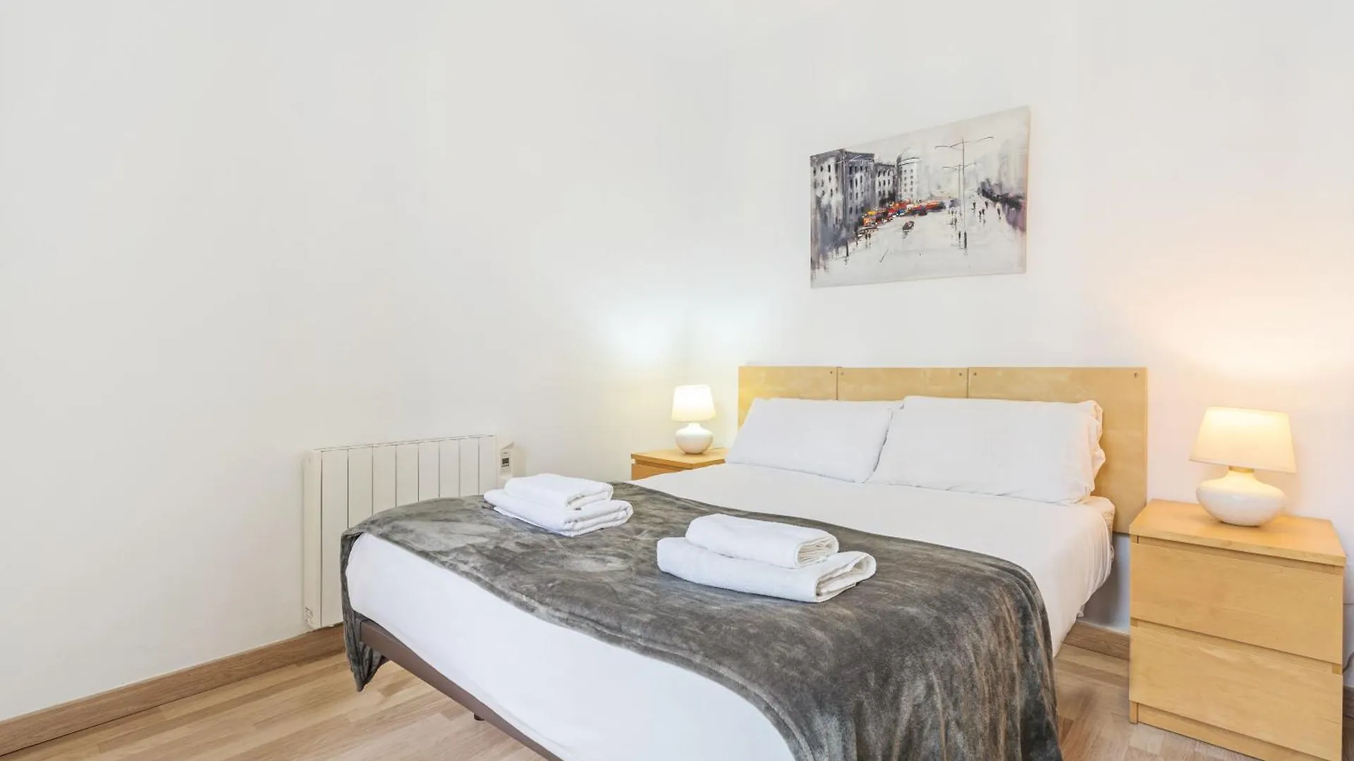 Apartamento FridaysFlats, Sagrado Silencio - 3 BDR right by Sagrada Familia Barcelona