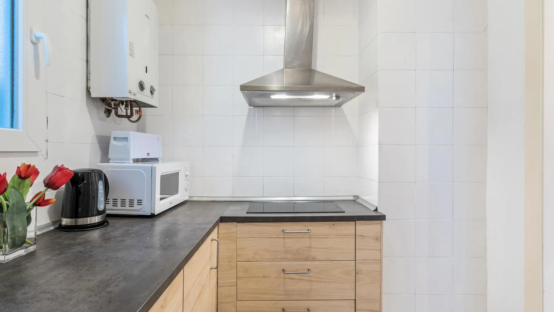 Apartamento FridaysFlats, Sagrado Silencio - 3 BDR right by Sagrada Familia Barcelona España