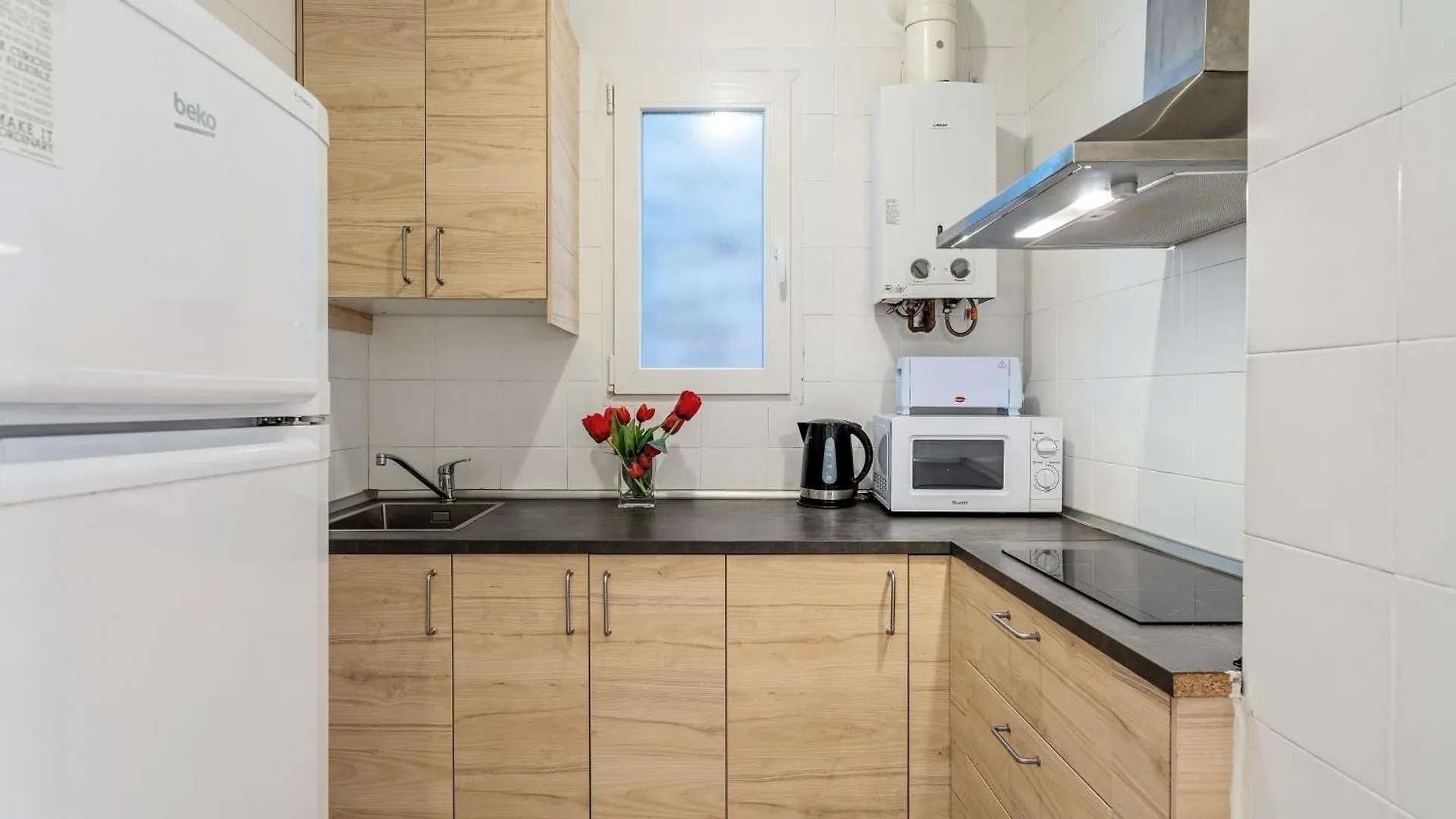 Apartamento FridaysFlats, Sagrado Silencio - 3 BDR right by Sagrada Familia Barcelona 0*,