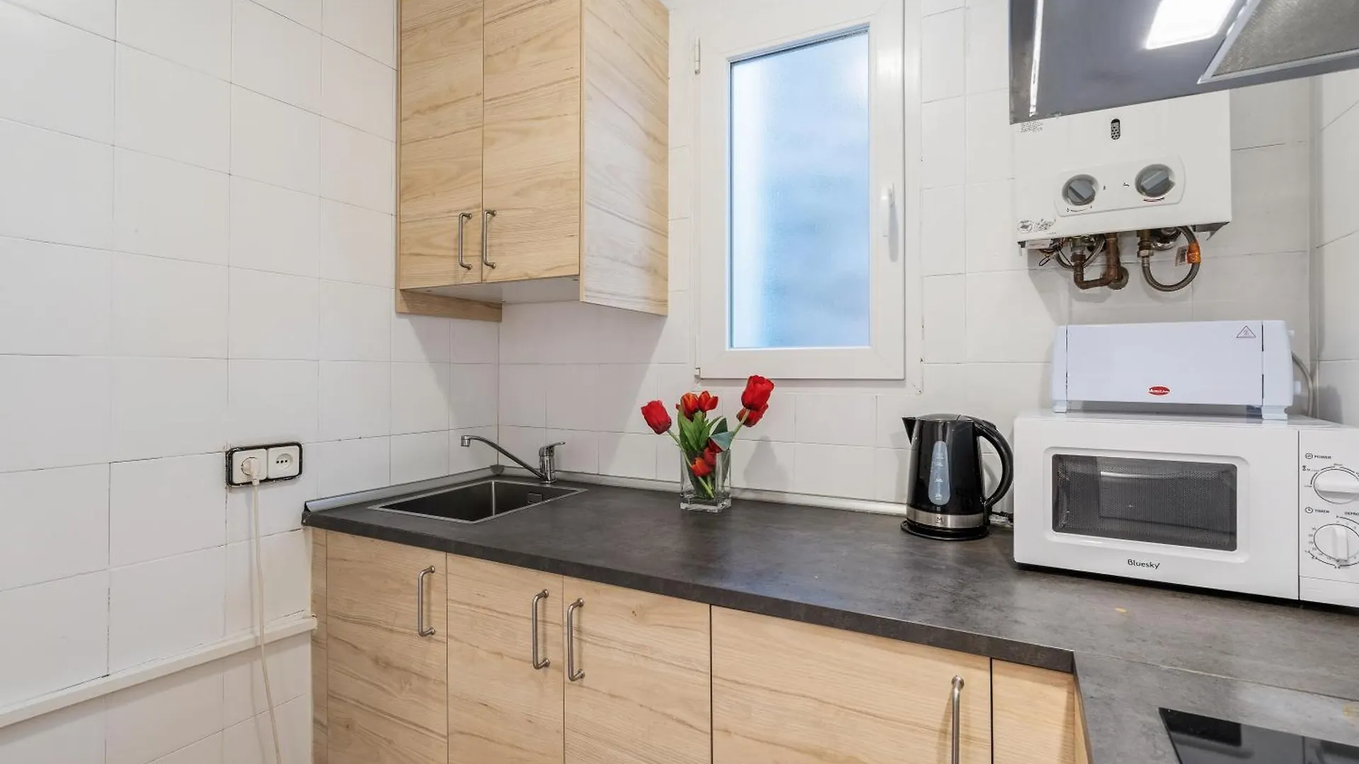 Apartamento FridaysFlats, Sagrado Silencio - 3 BDR right by Sagrada Familia Barcelona